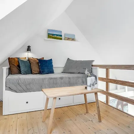 2 Bedroom Awesome In Hébergement de vacances *