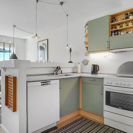 2 Bedroom Awesome In Hébergement de vacances