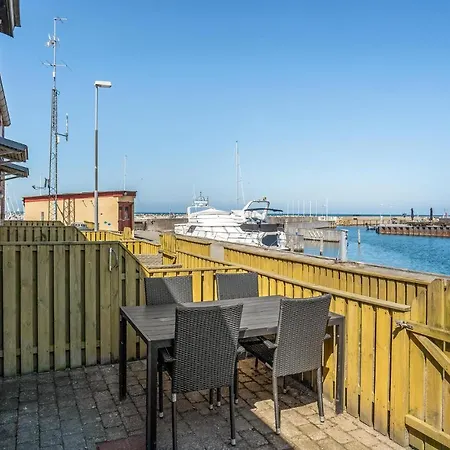 2 Bedroom Awesome In Hébergement de vacances